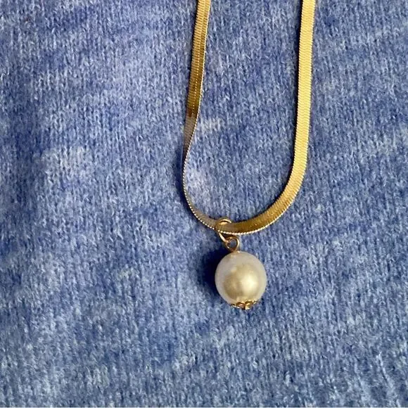 RESTOCKED 5⭐️Pearl Necklace Simplistic Golden Adjustable w Faux Pearl Choker - Picture 3 of 5